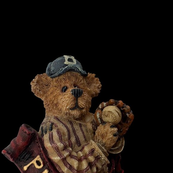 Boyds Bears & Friends Play Ball Baseball Bear Pin MLB Season Celebration Glove - Picture 2 of 7
